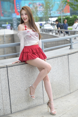 街拍名站 街头艺术与美女 - 艺术氛围街拍